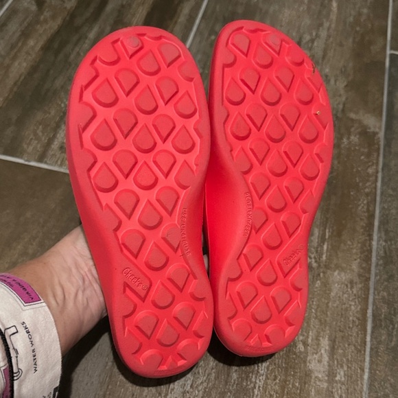 Cheeks Red Health Sandals by Tony Little - Picture 3 of 5